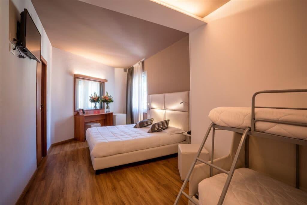 Hotel Everest Trento Esterno foto