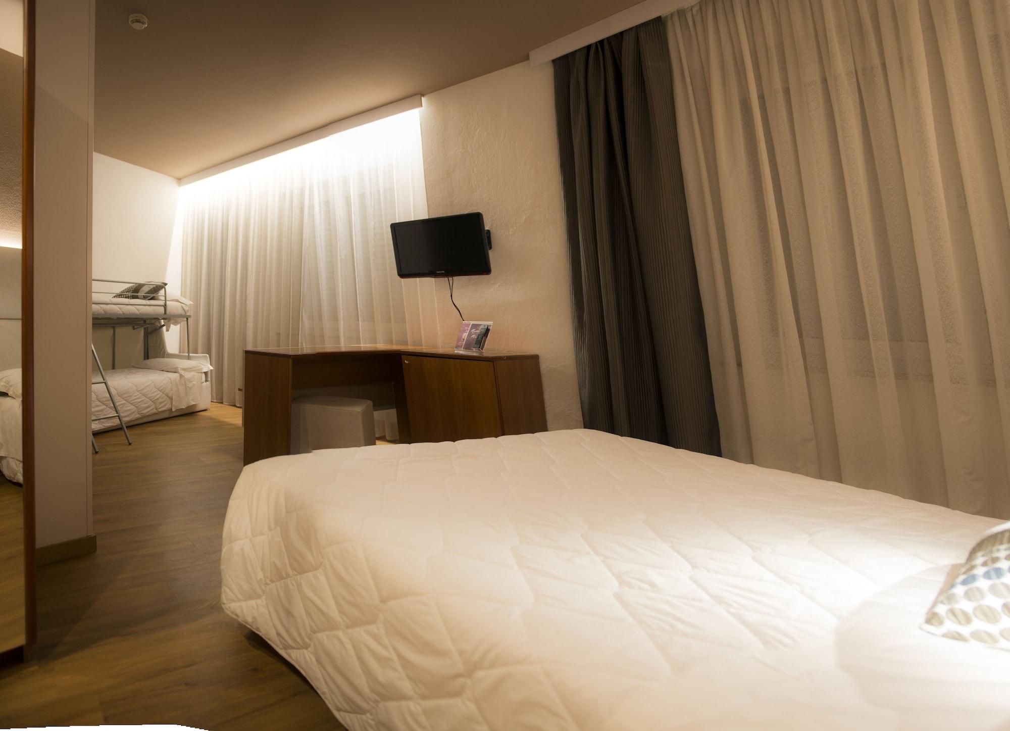 Hotel Everest Trento Esterno foto