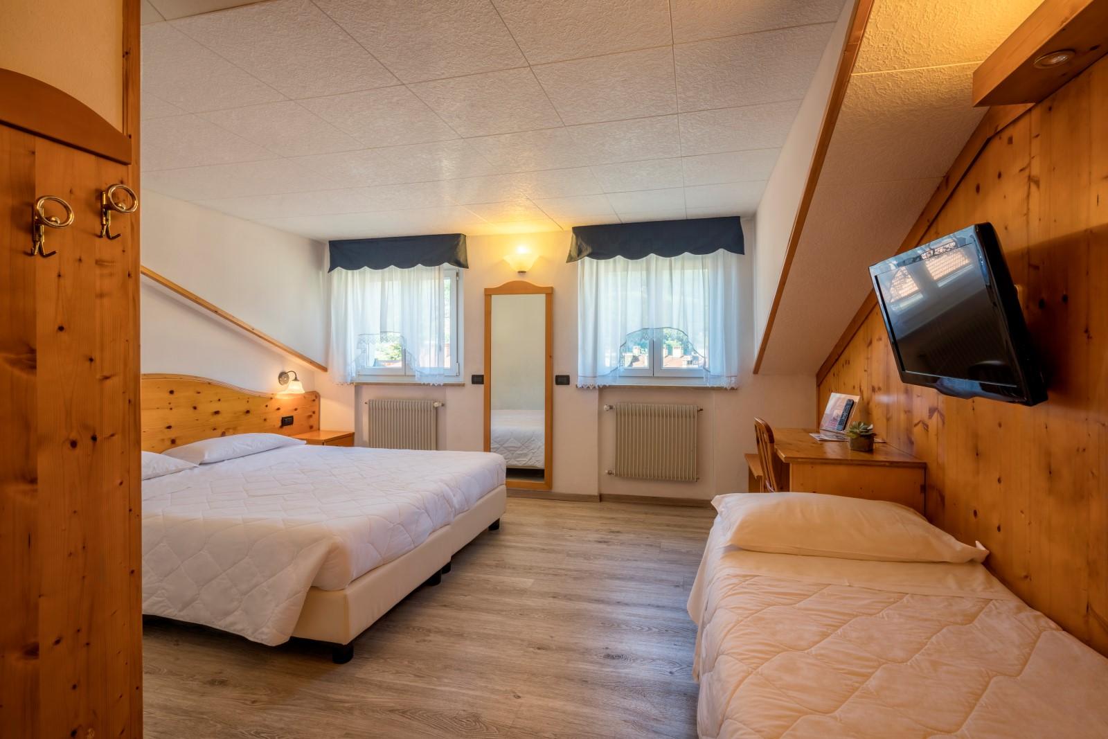 Hotel Everest Trento Esterno foto