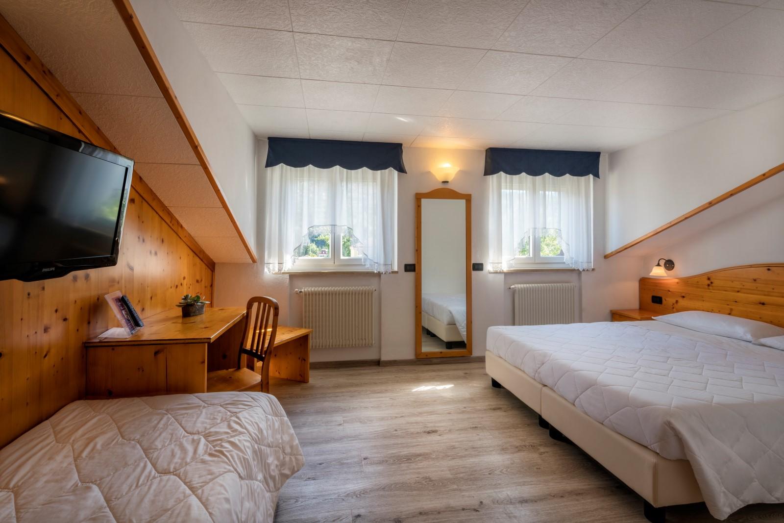 Hotel Everest Trento Esterno foto