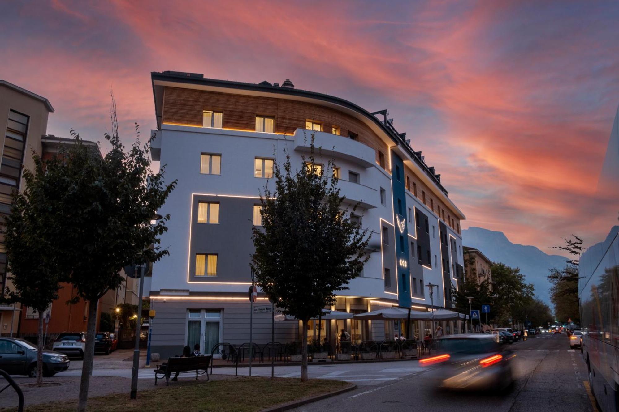 Hotel Everest Trento Esterno foto