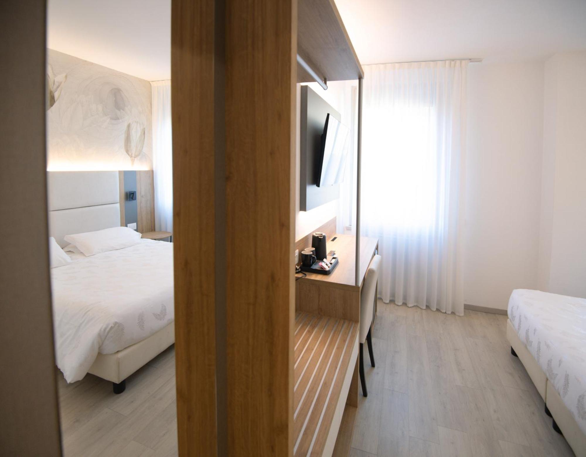 Hotel Everest Trento Esterno foto