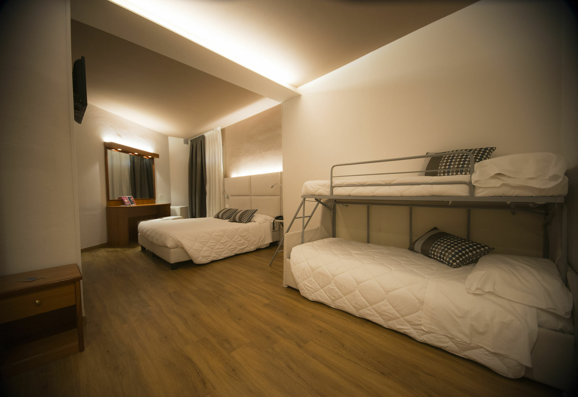Hotel Everest Trento Esterno foto