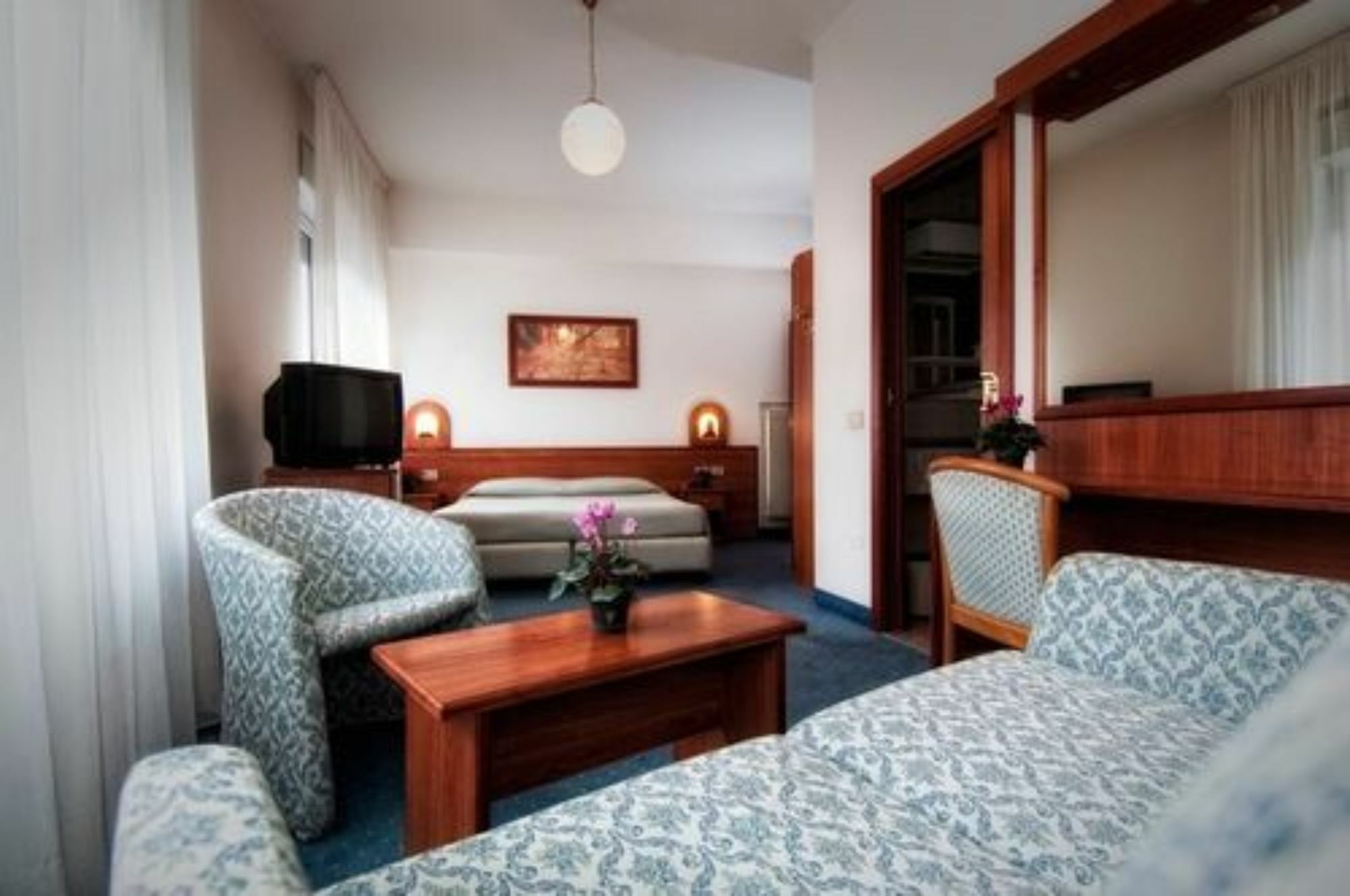 Hotel Everest Trento Esterno foto